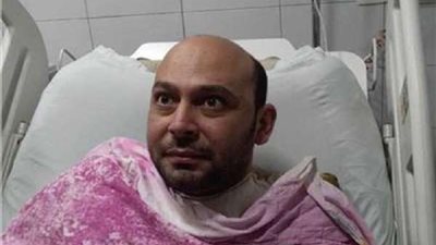 الطبيب فاقد بصره بسبب كورونا: عندي ثقة في ربنا اني هاشوف ابني