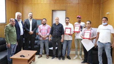بعد تصديهم للتعدي.. نقابة الإطباء تكرم طاقم الأمن بمستشفي النصر للتأمين بحلوان