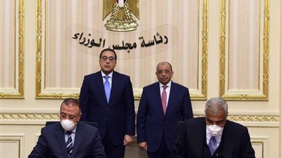 الحكومة توقع عقد تسوية وإنهاء نزاع بين محافظة الإسكندرية ومجموعة طلعت مصطفى