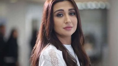 وفاة والد فنانة شهيرة بعد اندلاع حريق هائل في منزله