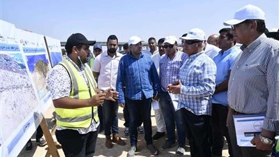 بطول 200 كم.. وزير النقل يتابع أعمال تنفيذ الخط الأول من مشروع القطار السريع