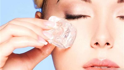 4 فوائد مذهلة لاستخدام مكعبات الثلج.. التخلص من الحبوب أبرزها