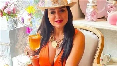 بصور مثيرة.. رانيا يوسف ترد على منتقدي المايوة الجرئ