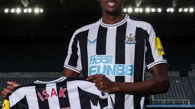 كل ما تريد أن تعرفه عن ألكسندر إسحاق لاعب نيوكاسل الجديد