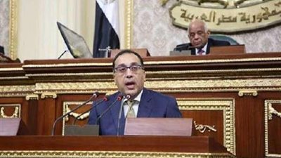 رئيس الوزراء يتفقد أعمال التطوير في ميدان التحرير