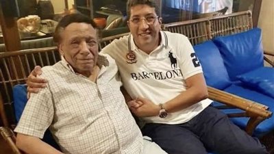 أول رد من الزعيم عادل إمام عقب شائعات وفاته.. صور