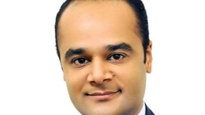 الحكومة تعلن موعد إعادة فتح المساجد والأندية