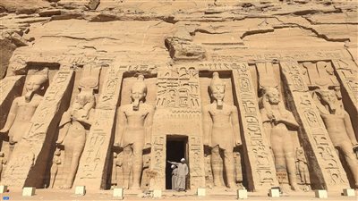 تفاصيل التعاقد مع شركة أمريكية لعمل دعاية للسياحة المصرية في أوروبا.. فيديو