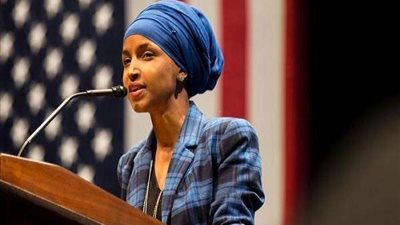 داعمًا ليسي جونسون.. ترامب: إلهان عمر كارثة فساد