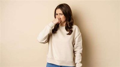 5 نصائح للتخلص من رائحة الحذاء الكريهة في فصل الصيف