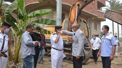 محافظ القليوبية يشن حملة لإزالة التعديات على الأرض الزراعية