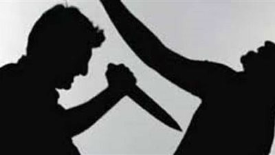 زوج يشرع في قتل زوجته بطريقة بشعة في الشرقية.. والسبب صادم