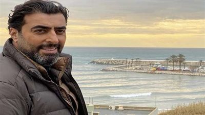 أنتِ فرحة عمري.. باسم يخور يتغزل في زوجته أمام الجميع