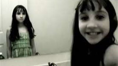 قد يسبب الموت .تعرف على أضرار النظر للمرآة  ليلاَ