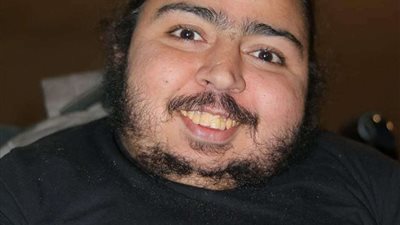 فقد الحركة وليس الأمل.. باسم أصبح أيقونة في «الديجتال ماركتينج» ويناشد المسؤولين لتكملة تعليمه