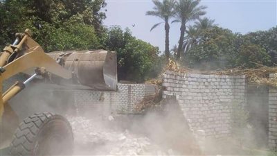 بالصور.. إزالة 25 حالة تعدي على الأراضي الزراعية بـ7 مراكز في سوهاج