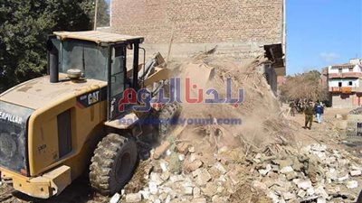 إزالة التعديات الواقعة على أملاك الدولة والأراضى الزراعية.. فيديو