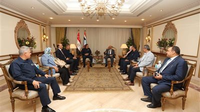 رئيس جامعة الزقازيق يلتقى بمدير الكلية الجوية لمناقشة  برنامج نظم معلومات الطيران