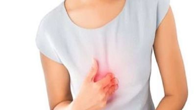 أبرزها عصير الخضار.. مشروبات تعالج قرحة المعدة