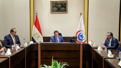 وزير الصحة يوجه بأهمية إدراج القطاع الخاص في منظومة التأمين الصحي الشامل