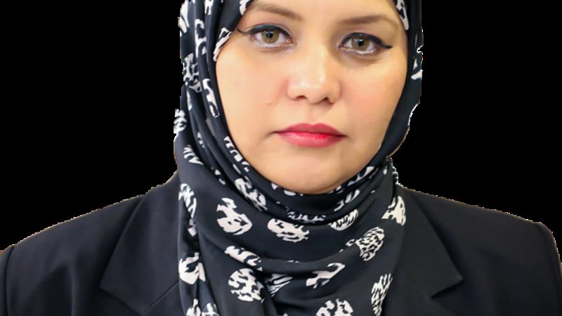 الباحثة