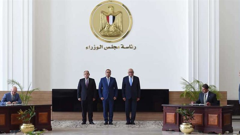 جانب من توقيع البروتوكول