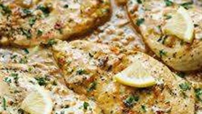 طريقة لذيذة لعمل صدور الفراخ بالصوص الأبيض