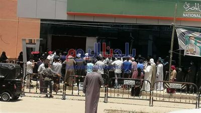 رغم تحذيرات الحكومة.. ازدحام شديد بمدينة بلطيم بدون طرق وقاية