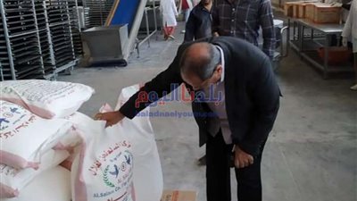 ضبط 6 مخالفات تموينية خلال حملات على المحلات التجارية بمركز العدوة بالمنيا