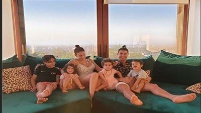 الأفضل فى العالم.. رونالدو في صورة جديدة مع عائلته