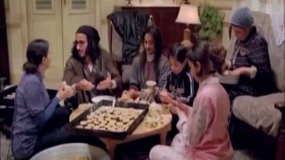 أبرزهم الكحك والعيدية.. طرق استقبال المصريين لعيد الفطر المبارك