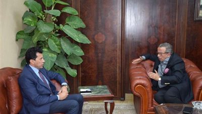 اجتماع جديد بين اتحاد الكرة ووزير الرياضة لبحث عودة الدوري