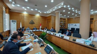 جامعة بنها تكرم الفوج الثالث من الفريق الطبي المشارك في مستشفى العزل بقها