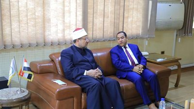 وزير الأوقاف ورئيس الجهاز المركزي للتنظيم والإدارة يتفقدان لجان اختيار ائمة المساجد
