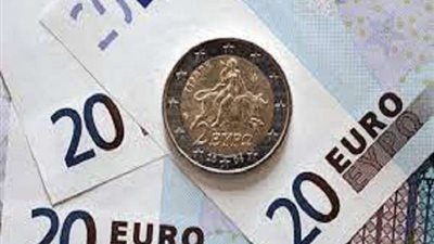 سعر اليورو اليوم الجمعة  مقابل الجنيه في مصر