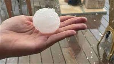 حبة برد ضخمة تقتل طفلة بإسبانيا بشكل مثير