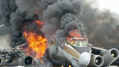 بالفيديو| تحطم طائرة للخطوط الجوية الباكستانية قرب مطار كراتشي