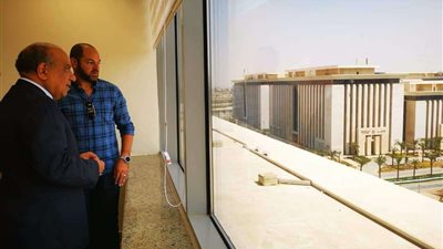 وزير قطاع الأعمال العام يتفقد مقر الوزارة بالعاصمة الإدارية الجديدة