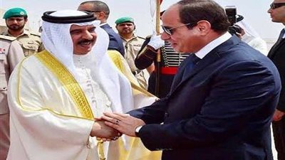 السيسي يهنئ عاهل البحرين بعيد الفطر المبارك