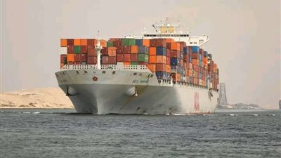 أسامة ربيع: قناة السويس حققت 7 مليار دولار أرباحا خلال عام.. فيديو