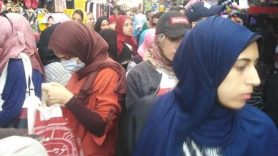 فوضى الأسواق.. غياب الوعي يهدد بكارثة بالإسكندرية (صور)