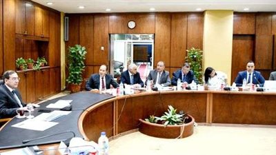 وزير البترول يستعرض موقف خطط مواجهة تداعيات الأزمة الروسية الأوكرانية