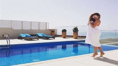 بـ كاش مايوه.. أحدث إطلالة لـ ميريام فارس على البحر (صور)