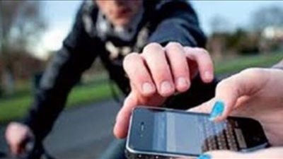 مباجث القاهرة تتمكن من القبض على المتهم بسرقة هاتف من فتاة بالأزبكية