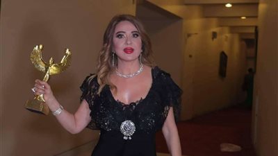 أبرزهم مادلين طبر وأحمد بدير.. تكريم نجوم الفن في مهرجان همسة (صور)