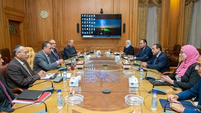 وزير الدولة للإنتاج الحربي: الحكومة تسعى لتعظيم دور الجهاز الإداري