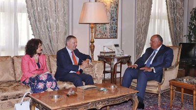 وزير الخارجية يلتقي المفوض العام لوكالة 