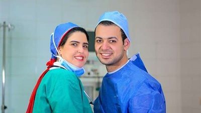 شاهد..  25 صورة لخطوبة طبيبين بغرفة العناية المركزة في مستشفى دار الشفاء