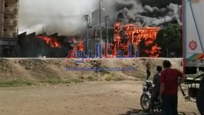 حريق في 3 أكشاك بجوار مسجد الفتح بميدان رمسيس