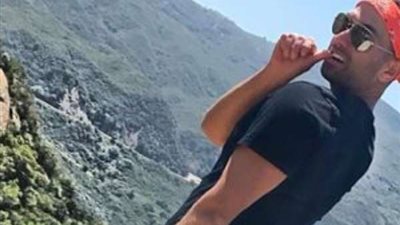 بطريقة شاذة.. حفيد عمر الشريف يثير الجدل بصور مخلة